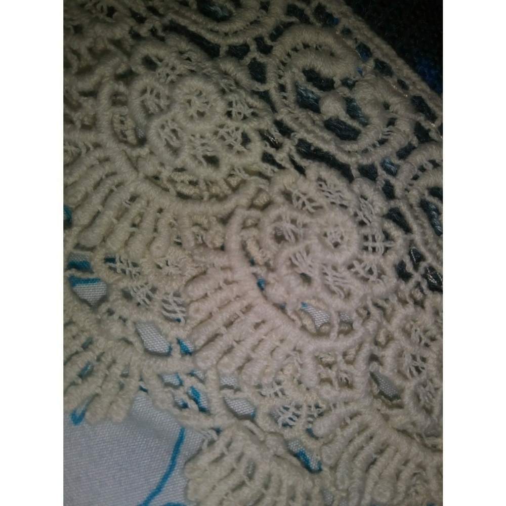 Cute Aztec top - Picture 6 of 8